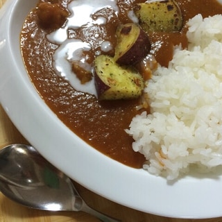 さっぱり♪サツマイモとトマト缶のカレー